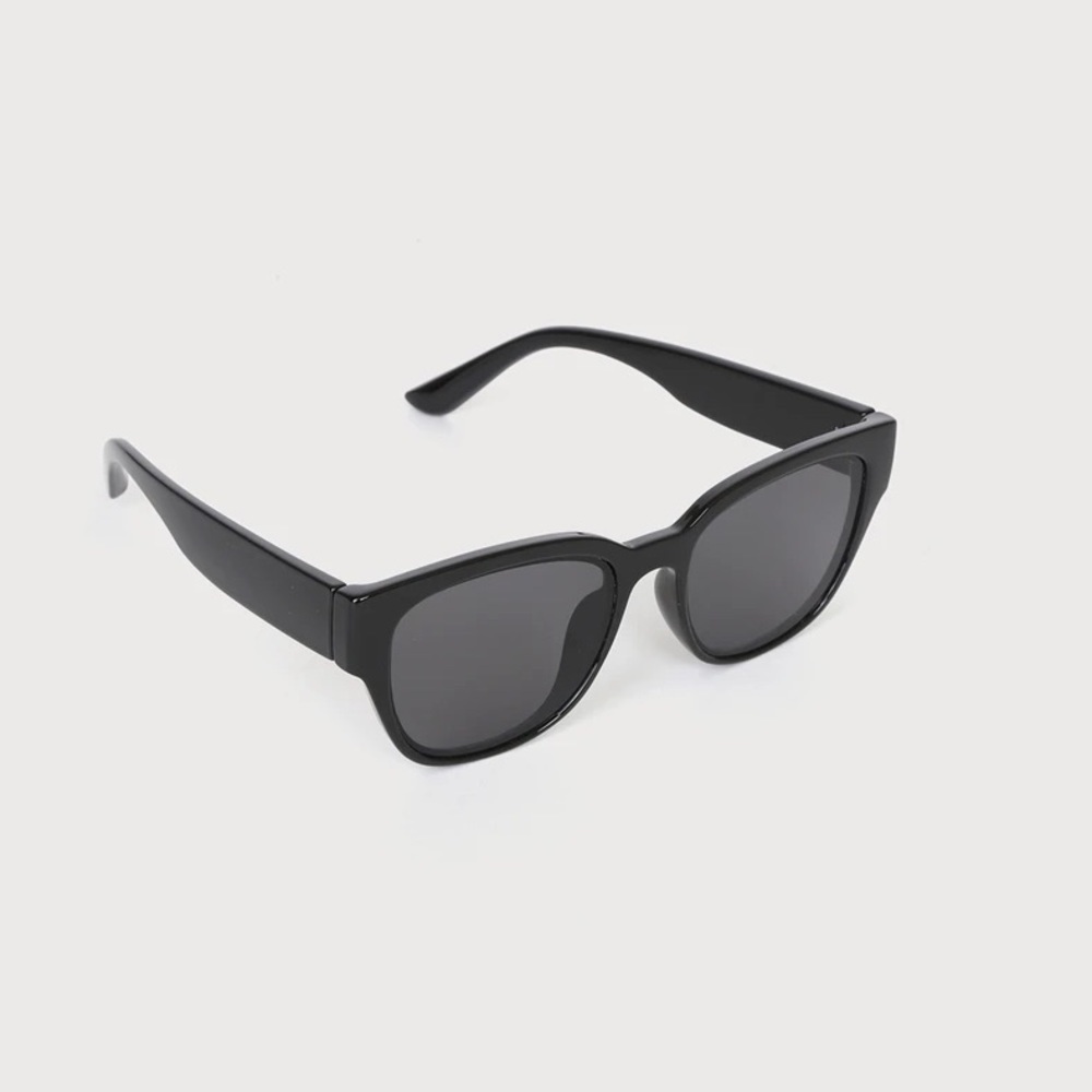Black Sunglasses - Picture 4 of 4